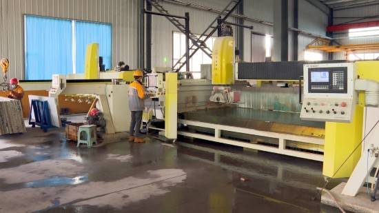 省內(nèi)外知名央國企到蛟河市參觀考察石材產(chǎn)業(yè)發(fā)展情況:石材